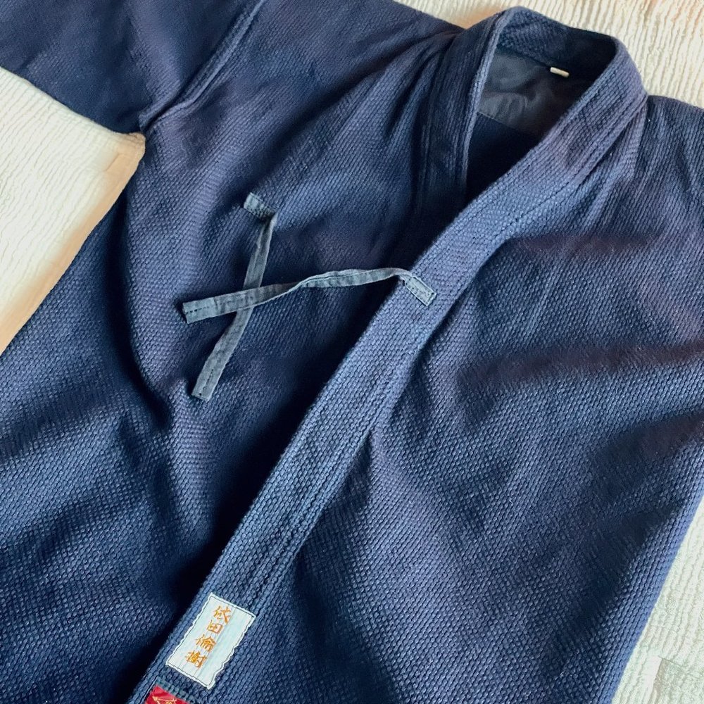 Vintage authentic Japanese Noragi work jacket. Mid-weight Indigo woven cotton. S